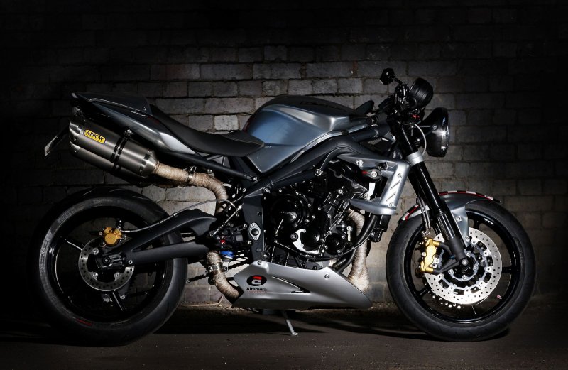 Мотоцикл Triumph Street Triple
