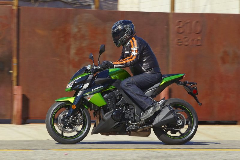 Мотоцикл Кавасаки z1000