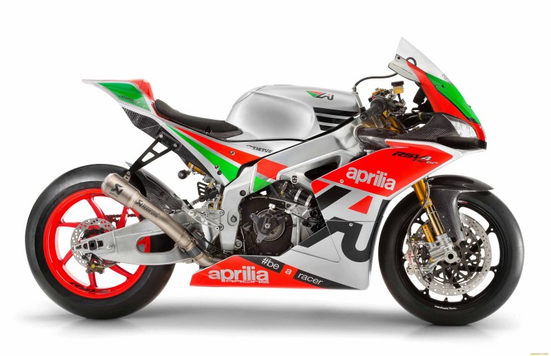 Мотоцикл Априлия rsv4