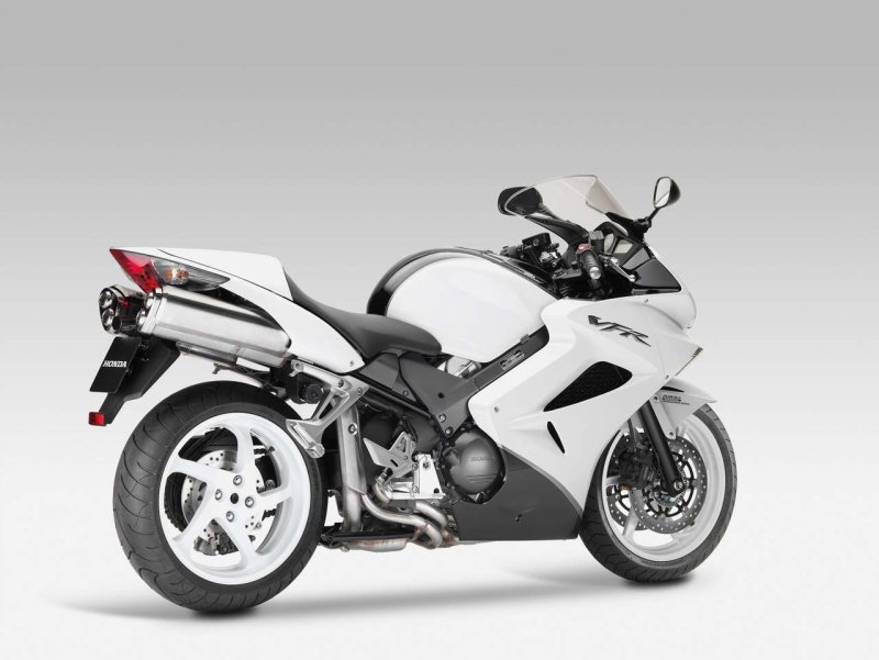 Мотоцикл Honda vfr800 Interceptor