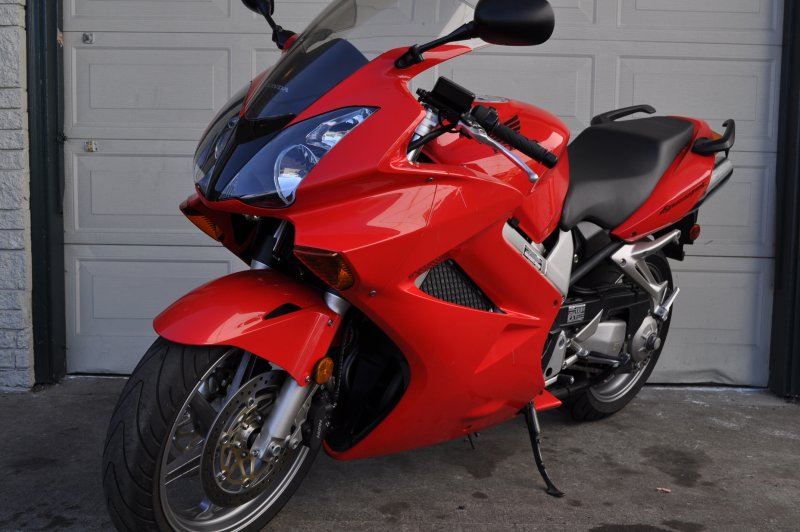 Хонда VFR 800 Interceptor