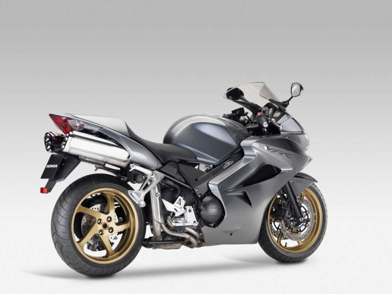 Мотоцикл Honda VFR 800