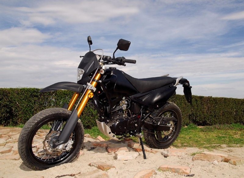 Мотоцикл BM motard 200