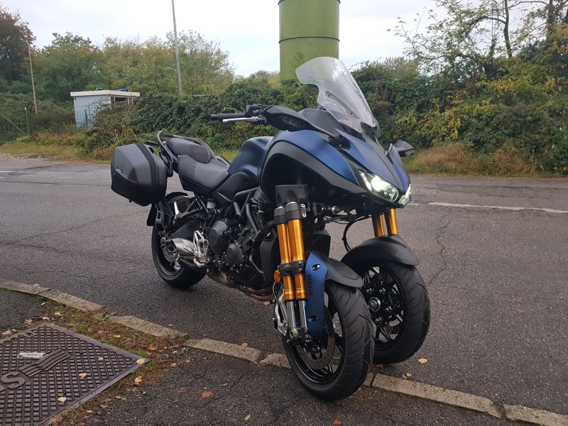 Мотоцикл Yamaha Niken '19