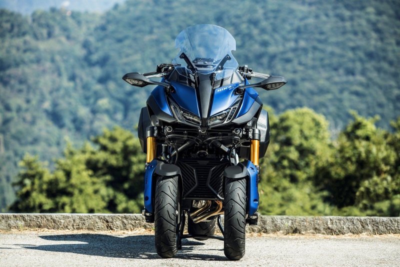 Yamaha Niken серый