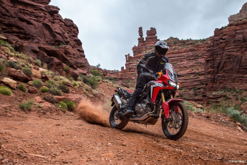Honda Africa Twin фото