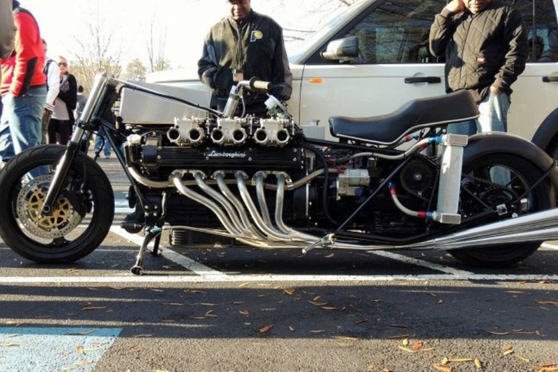 Мотоцикл Lamborghini v12 Espada