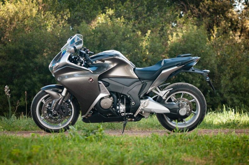 Хонда ВФР 1200 F