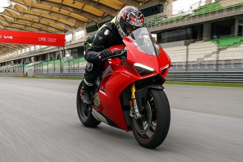 Дукати Panigale v4 s