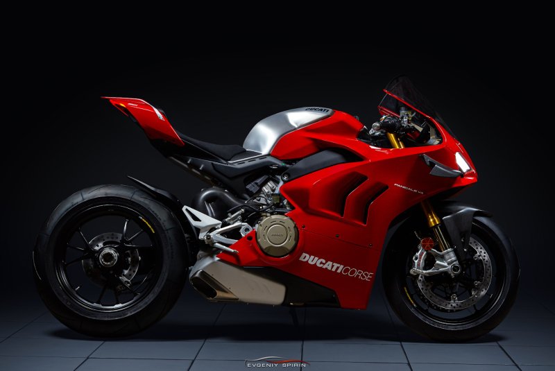 Мотоцикл Ducati Panigale v4