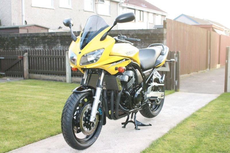 Yamaha fzs1000 Wallpaper