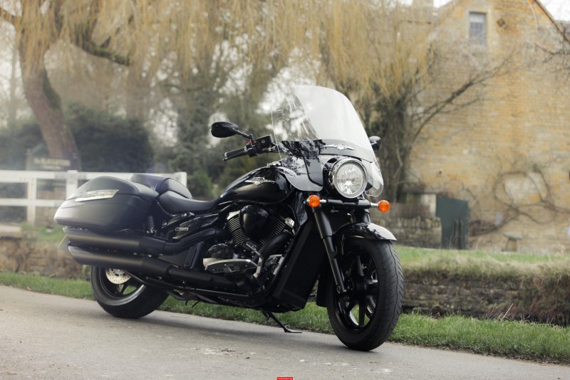 Suzuki Intruder 1500 стекло