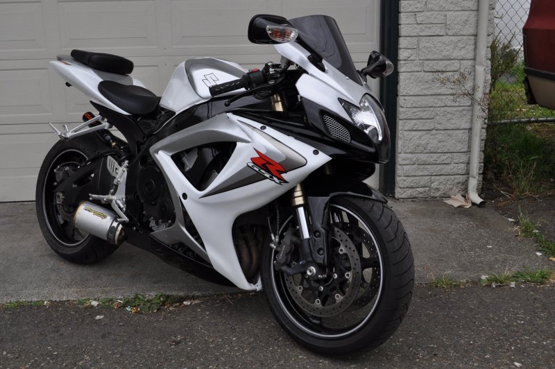 Suzuki GSX-R 600 k8 черный