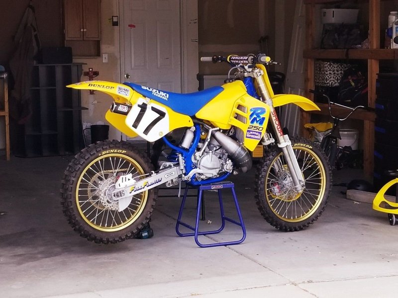 Мотоцикл Suzuki эндуро MX