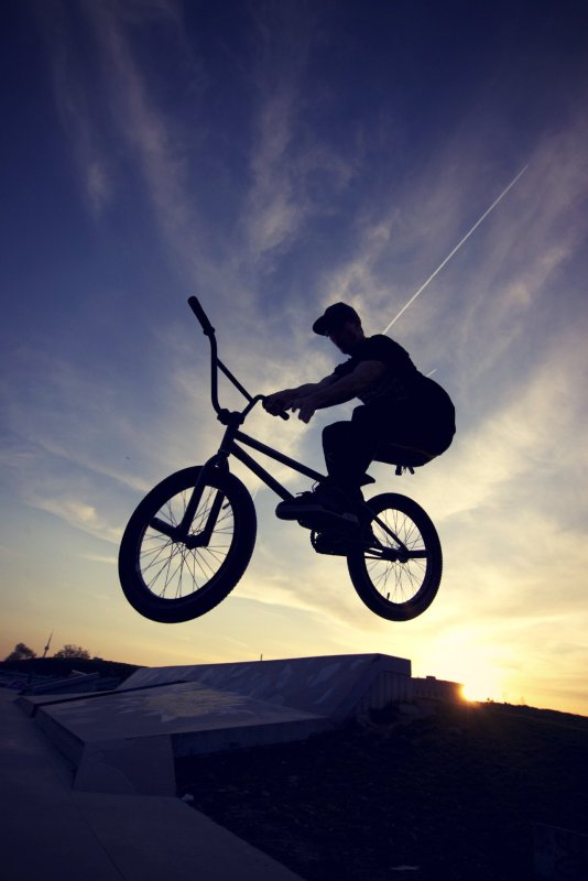 Человек на бмх