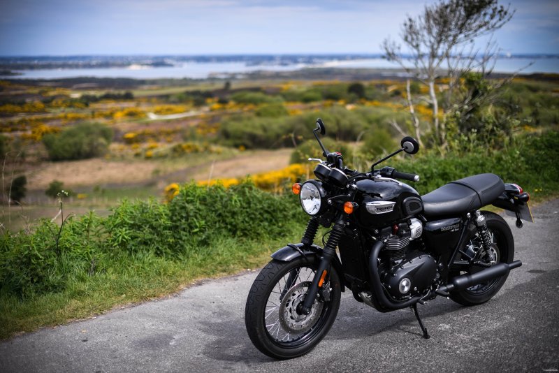 Мотоцикл Triumph Bonneville t100