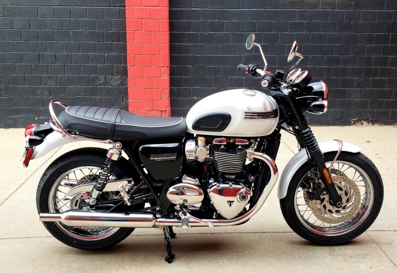 Мотоцикл Триумф Bonneville t120