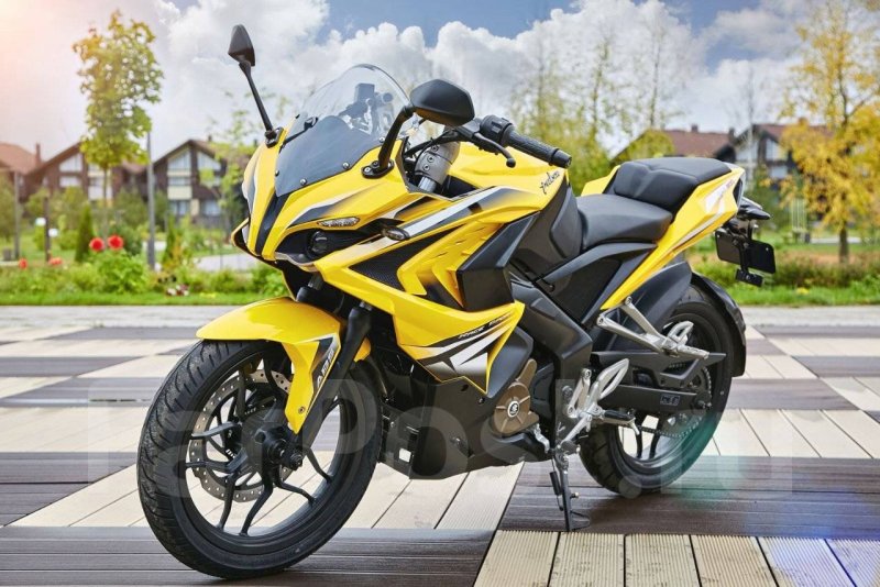 Bajaj Pulsar RS 200