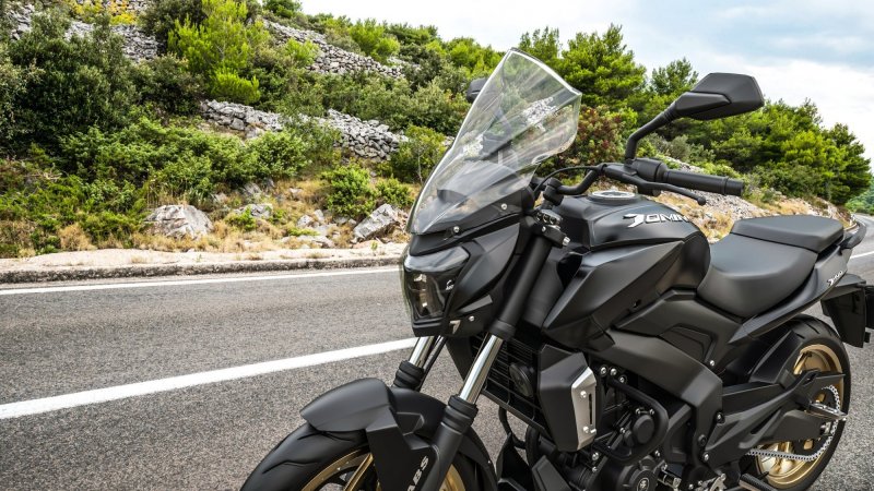 Мотоцикл Bajaj Dominar 400