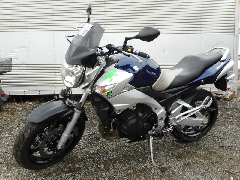 Suzuki GSR 400