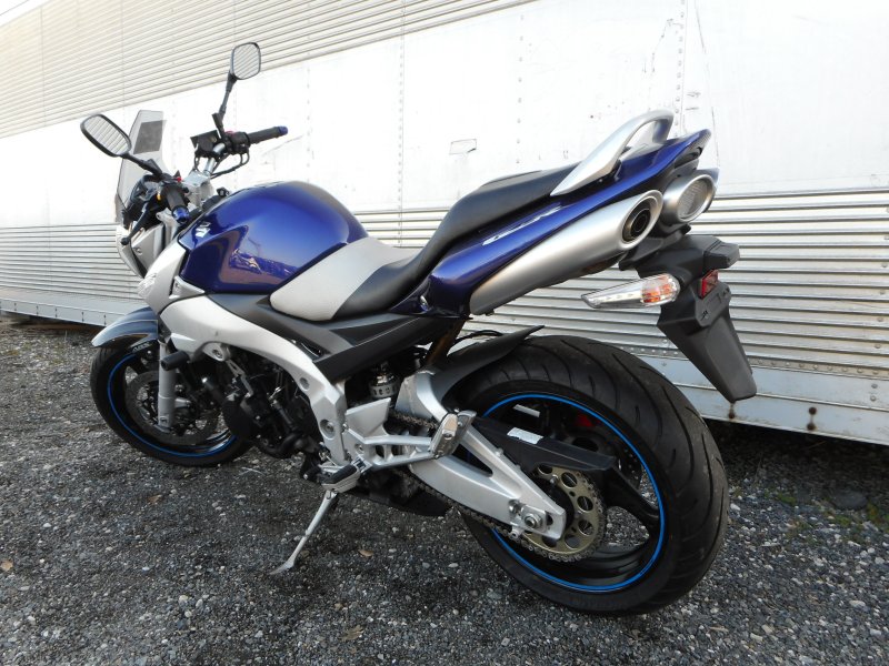 Suzuki GSR 400