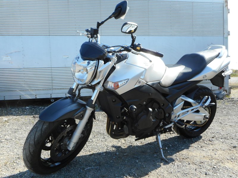 Мотоцикл Suzuki GSR 400