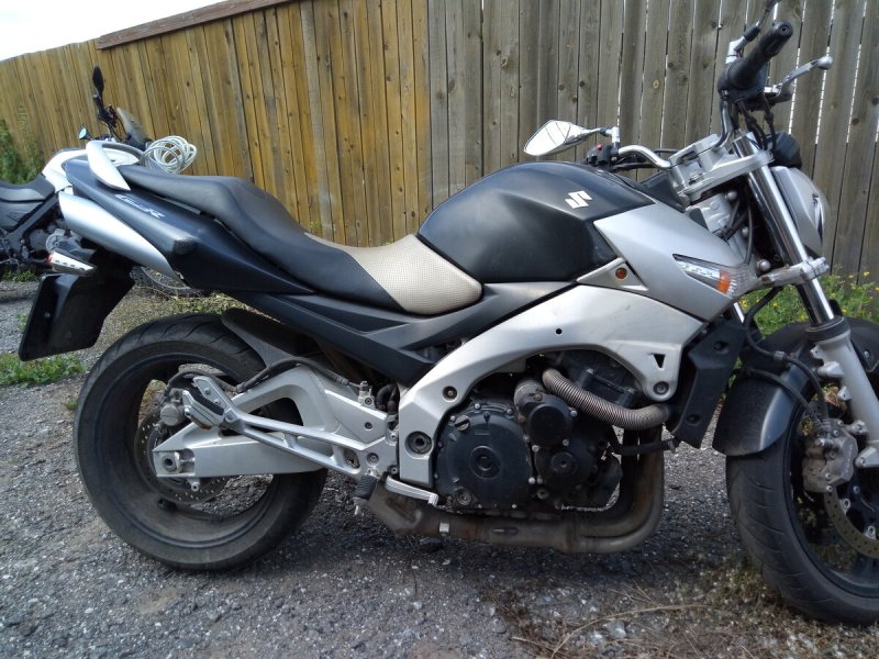 Сузуки GSR 400