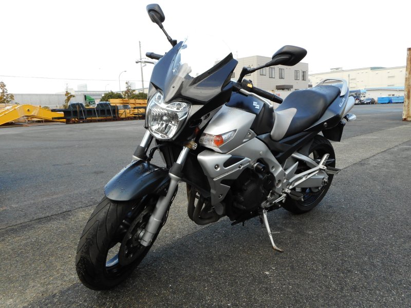 Мотоцикл Suzuki GSR 400