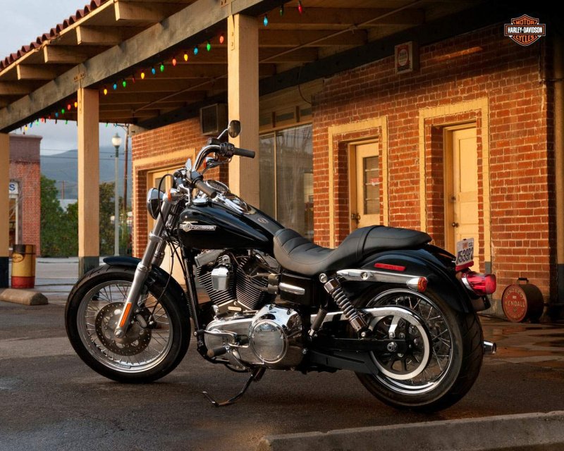 Мотоцикл Harley-Davidson Dyna super Glide