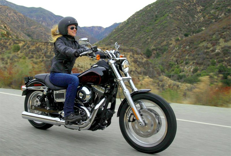Harley Davidson Dyna посадка