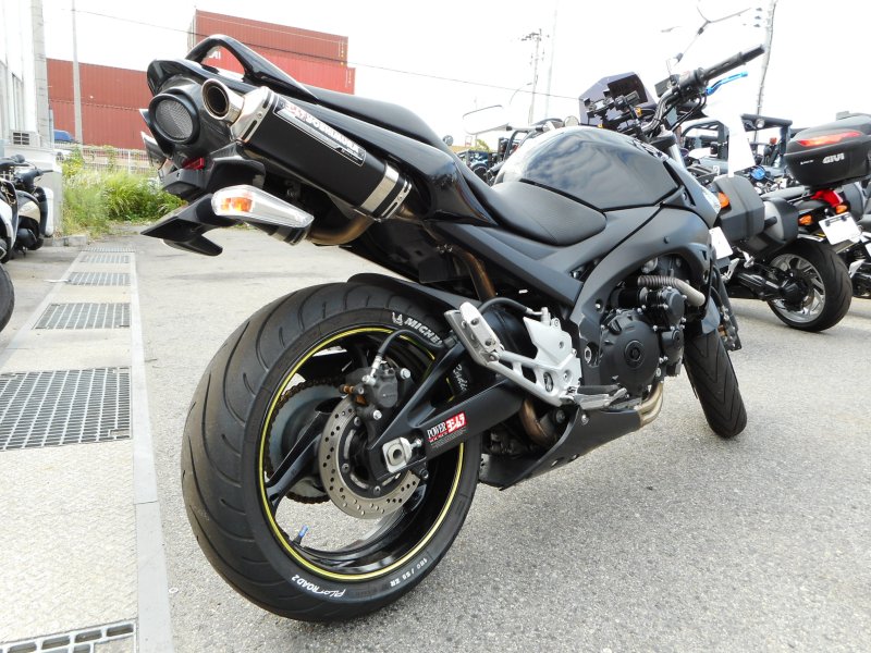 Сузуки GSR 400