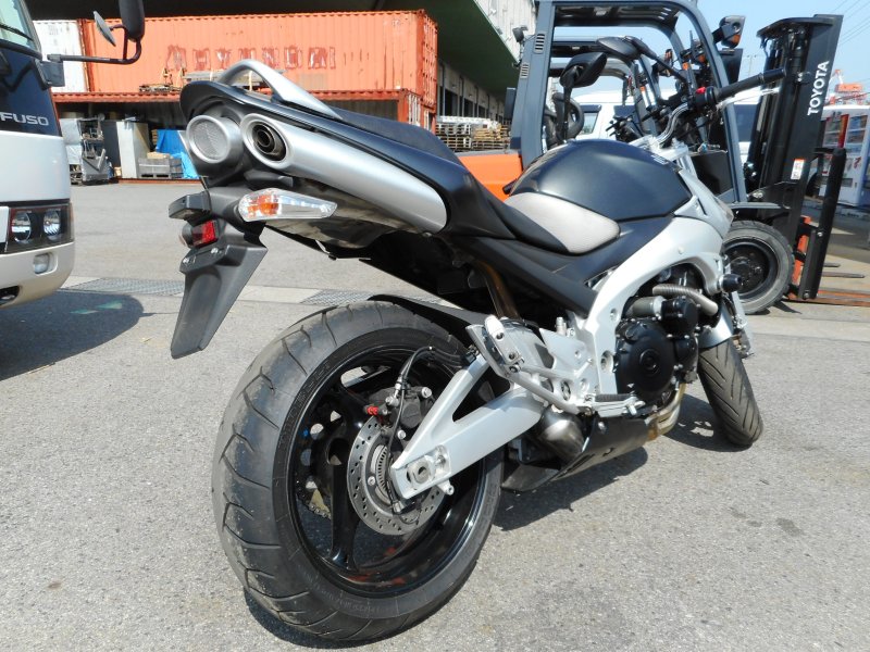 Пластик стовсигнала Suzuki GSR 400