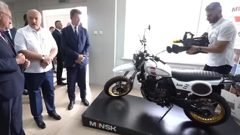 Лукашенко на мотоцикле