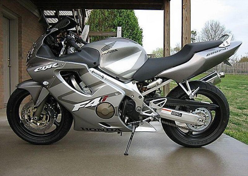 Honda CBR 600 f4i серый