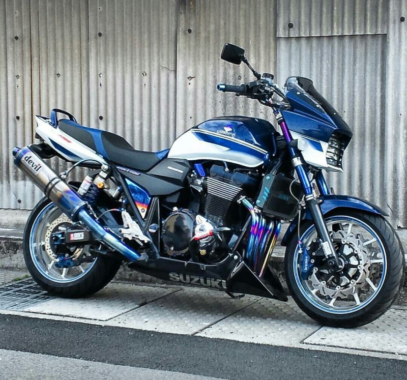 Сузуки GSX 1400