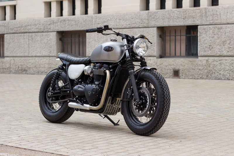 Triumph Bonneville Custom Baak