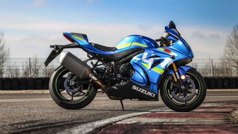 Suzuki GSXR 900