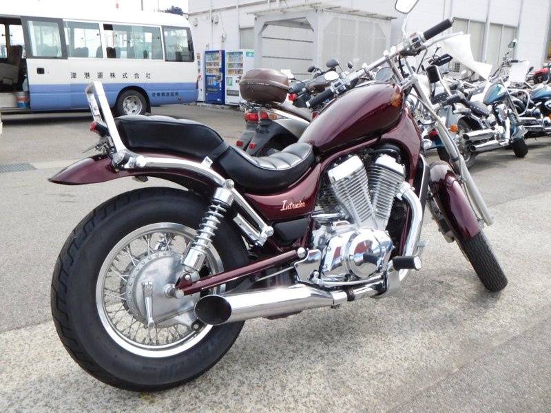 Suzuki Intruder 750