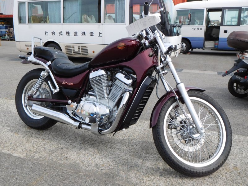 Suzuki Intruder 750 Custom