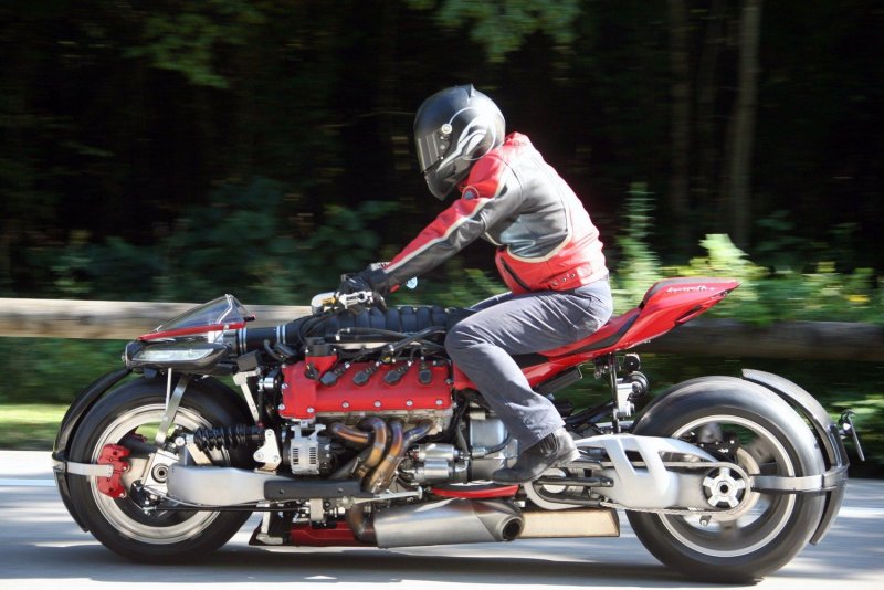 Lazareth lm847 — 4-колесный мотоцикл