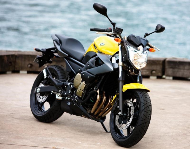 Moto-Yamaha xj6-n