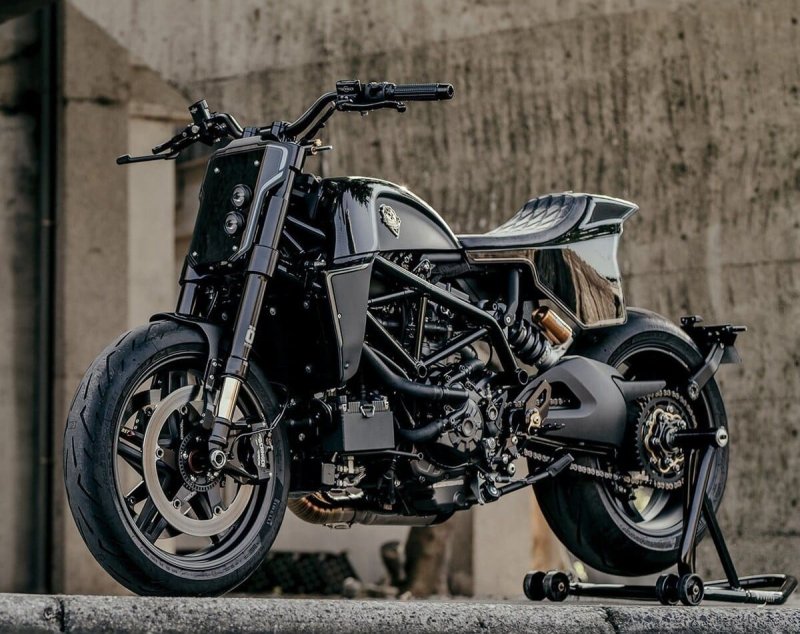Ducati Hypermotard 939 в кастомном