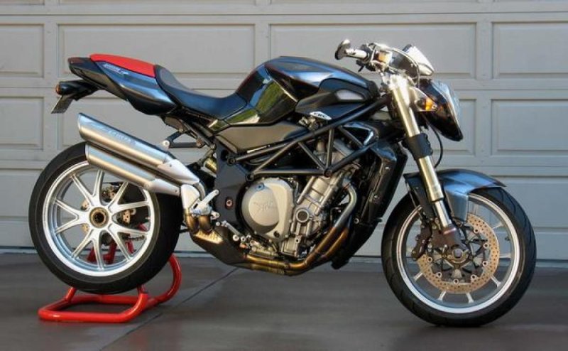 MV Agusta brutale 750