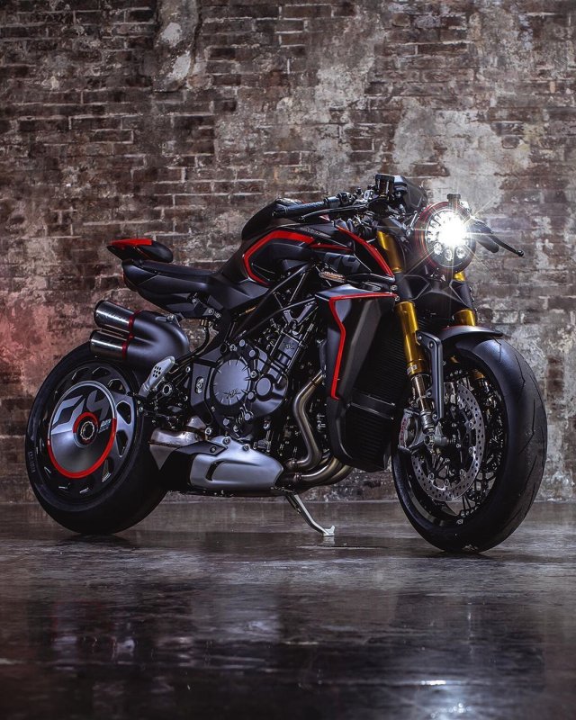 MV Agusta Rush 1000
