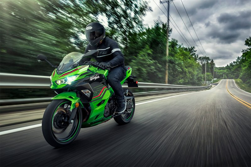 Спортбайк Kawasaki Ninja 400