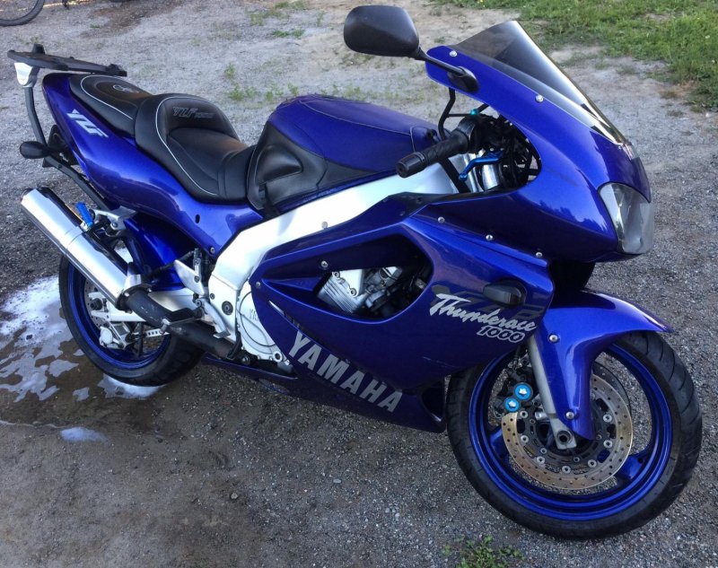 Yamaha yzf1000r Thunderace синий