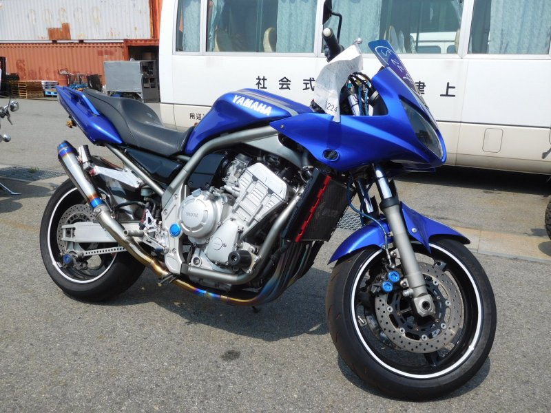 Мотоцикл Yamaha fzs1000