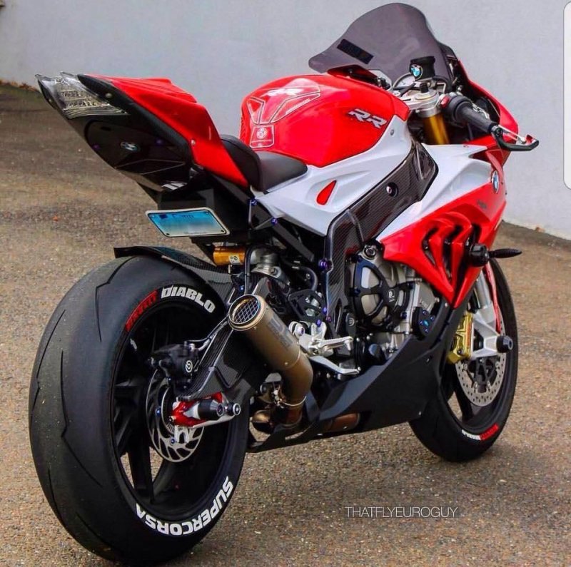 Спортивный мотоцикл BMW 1000rr