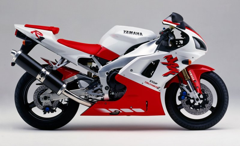 Yamaha YZF-r1 красный