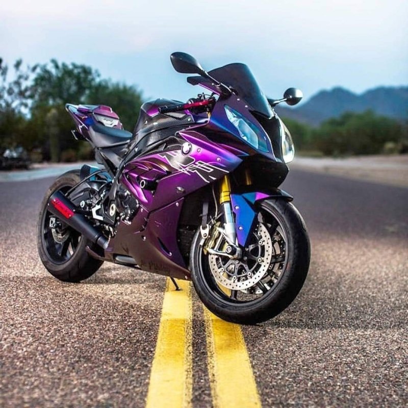 БМВ 1000 RR фиолетовый
